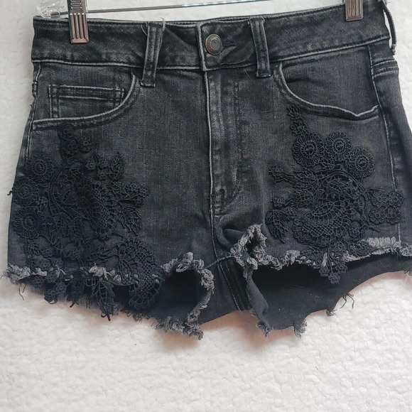 American Eagle Outfitters Black Shortie Denim Crochet Detail Shorts Size:4 26x2 - Picture 1 of 15